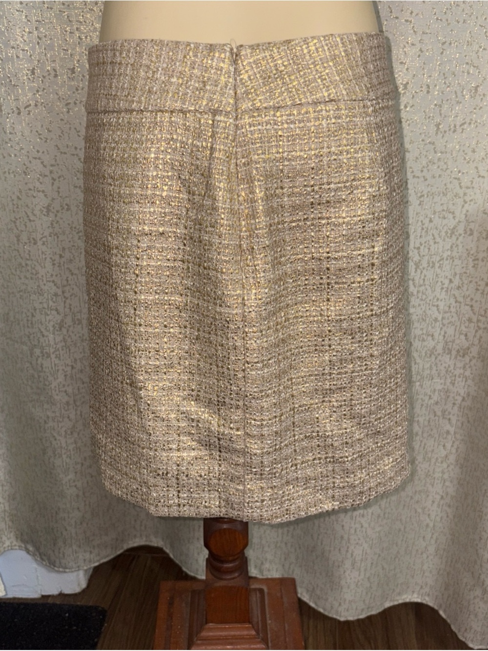 Banana republic gold skirt